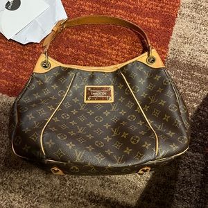 Authentic Louis Vuitton Galliera PM